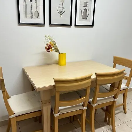 2 Bedroom Flat 5 Minutes To