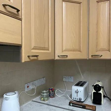2 Bedroom Flat 5 Minutes To לימסול