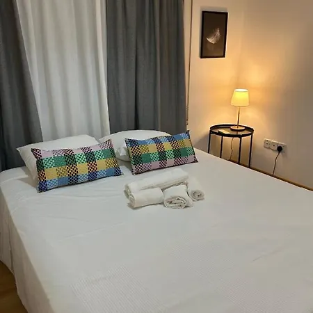 2 Bedroom Flat 5 Minutes To דירה *